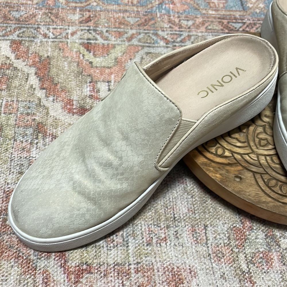 Vionic gold mule, size 6.5 - Picture 2 of 3